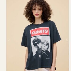 NWT Daydreamer OASIS MERCH TEE
